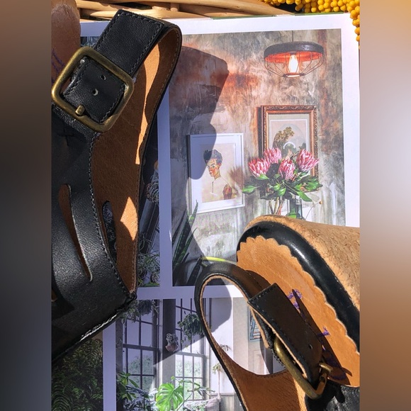 Indigo by Clark’s Cork Wedge Black Leather Sandals - Picture 3 of 9